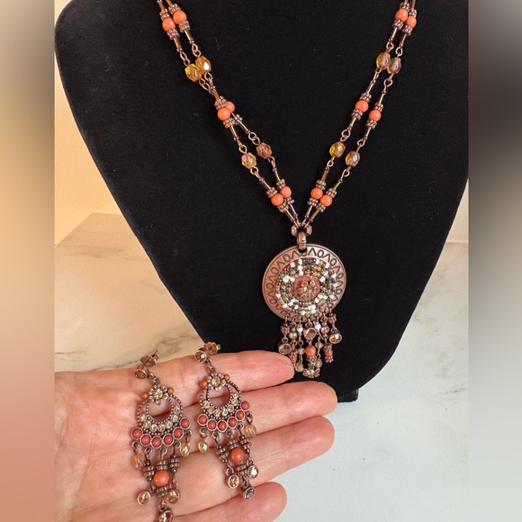 Vintage Avon Boho Medallion Necklace & Chandelier Earrings Set NIB 118 - Picture 3 of 14